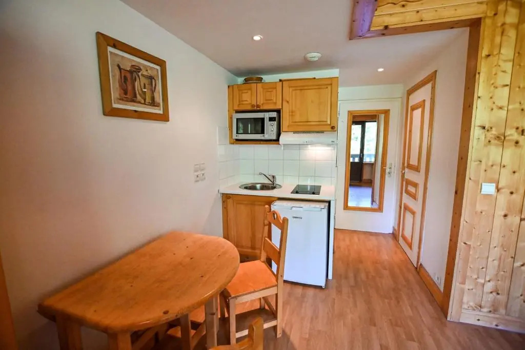 Bright Studio With Balcony