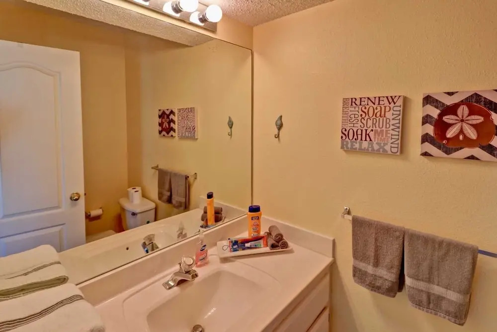 Dolphin 23 2 Bedroom Condo by RedAwning