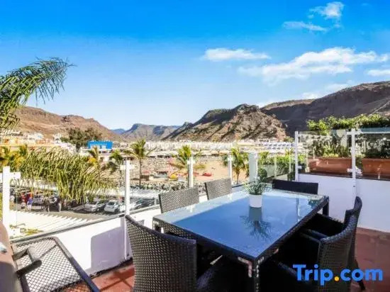 Harbour 374 With Private Roof Terrace in Puerto de Mogan