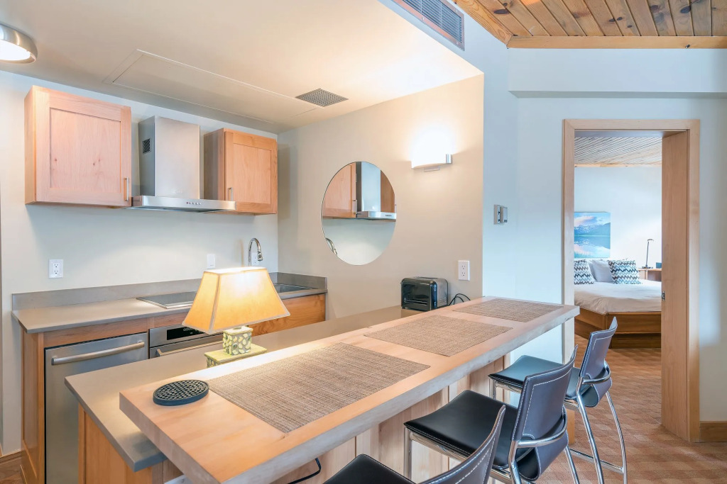Ice House Suites and Condominiums
