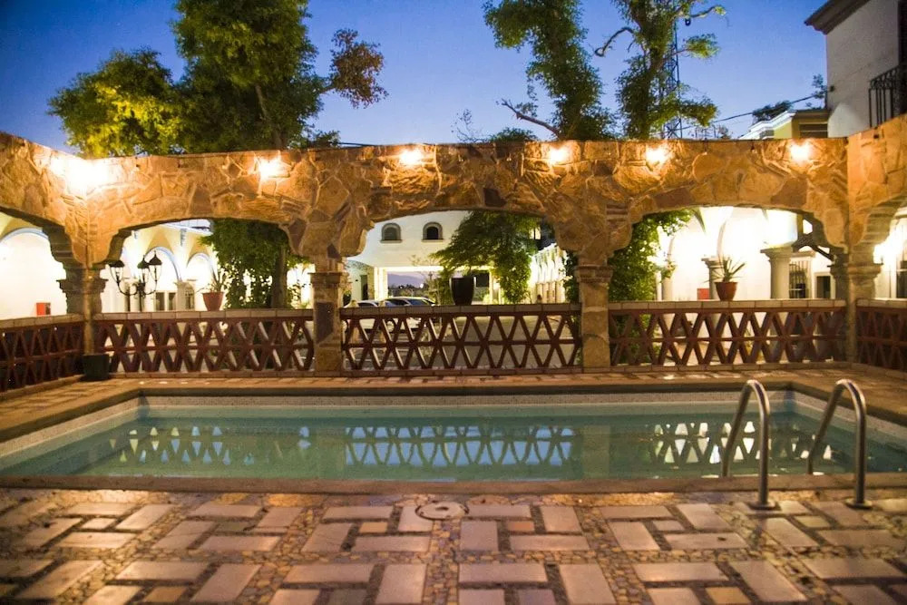 Hotel Cosmos Don Carlos