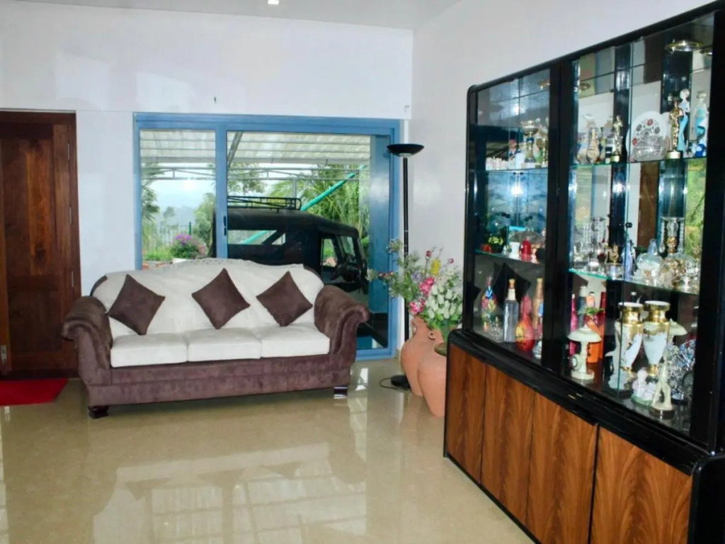 Saffronstays The Periaheights
