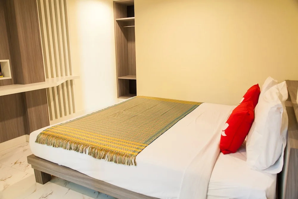 ZEN Rooms Samsen 3
