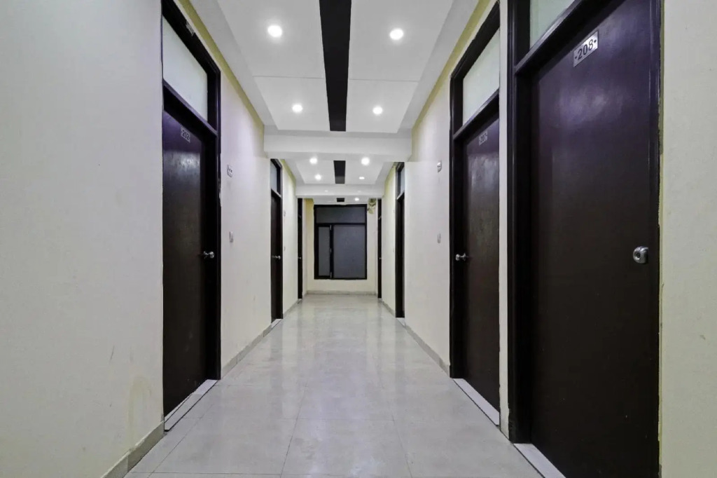 OYO 696 Hotel Grand Rooms