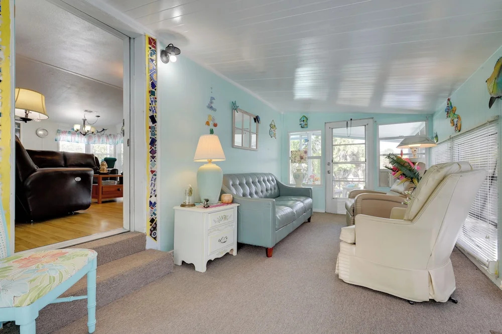 Paddle on the River! Waterfront Retreat in Stuart