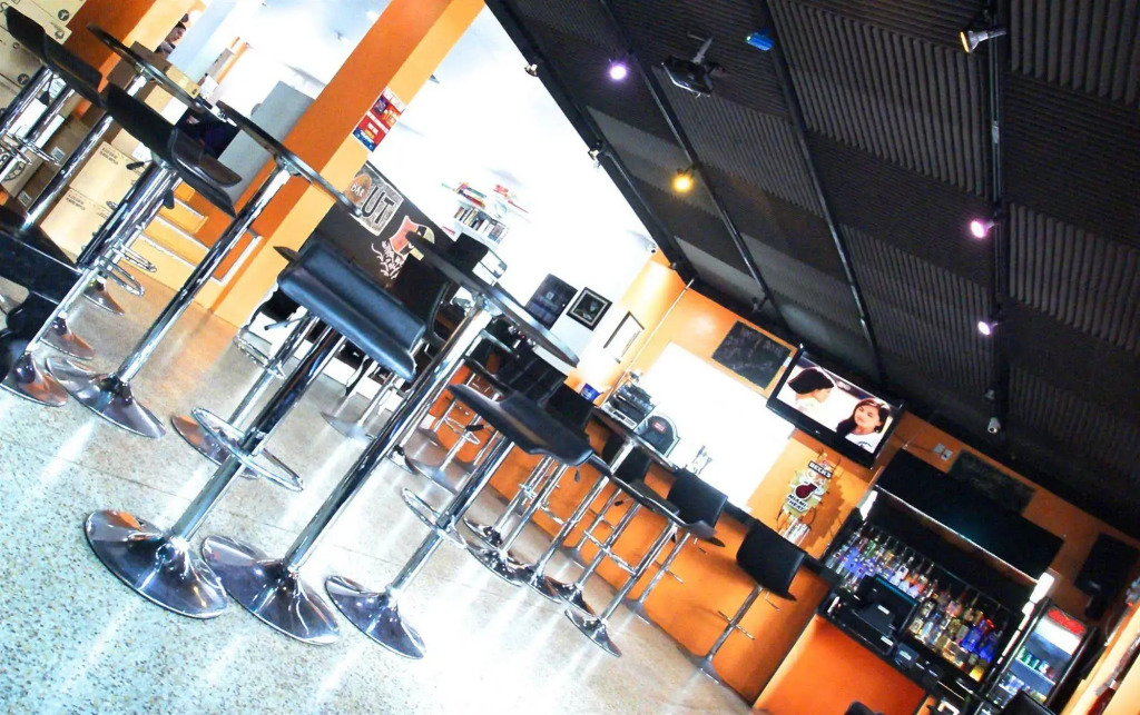 SoBe Hostel & Bar