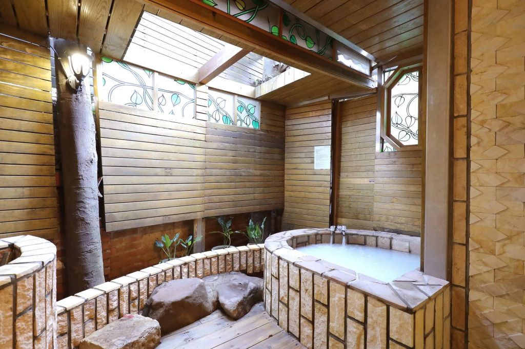 Phoenix Pavilion Hot Spring Hotel