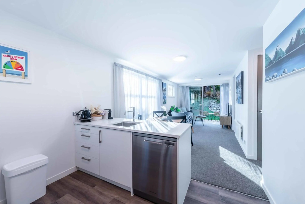 Central Luxury Apartment 114