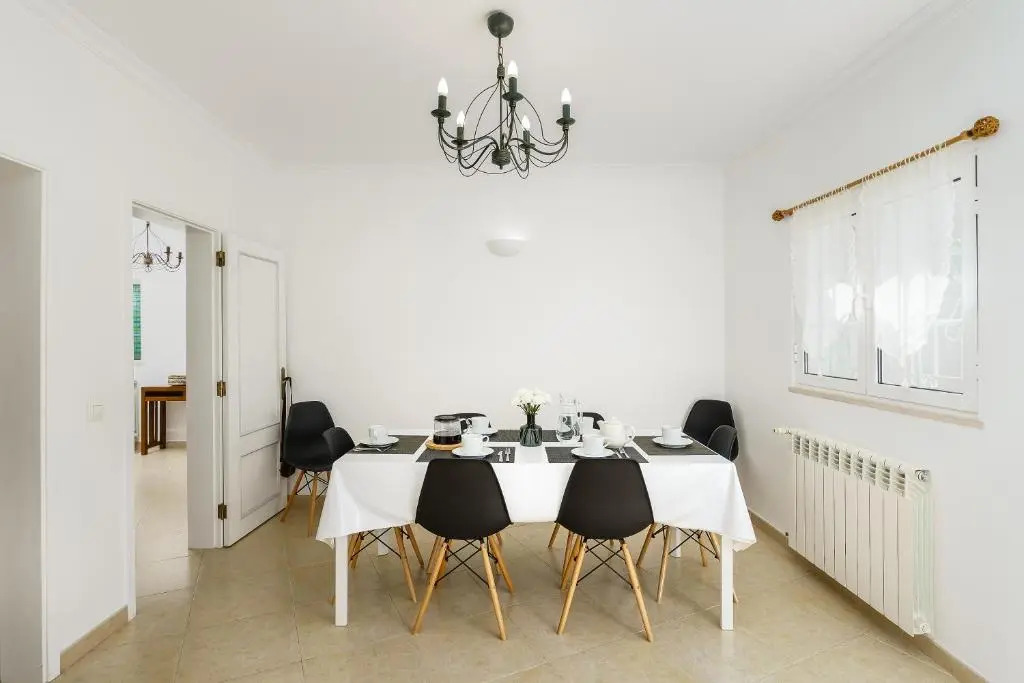 Exclusive Villa Toulouse with pool in Falesia Algarve
