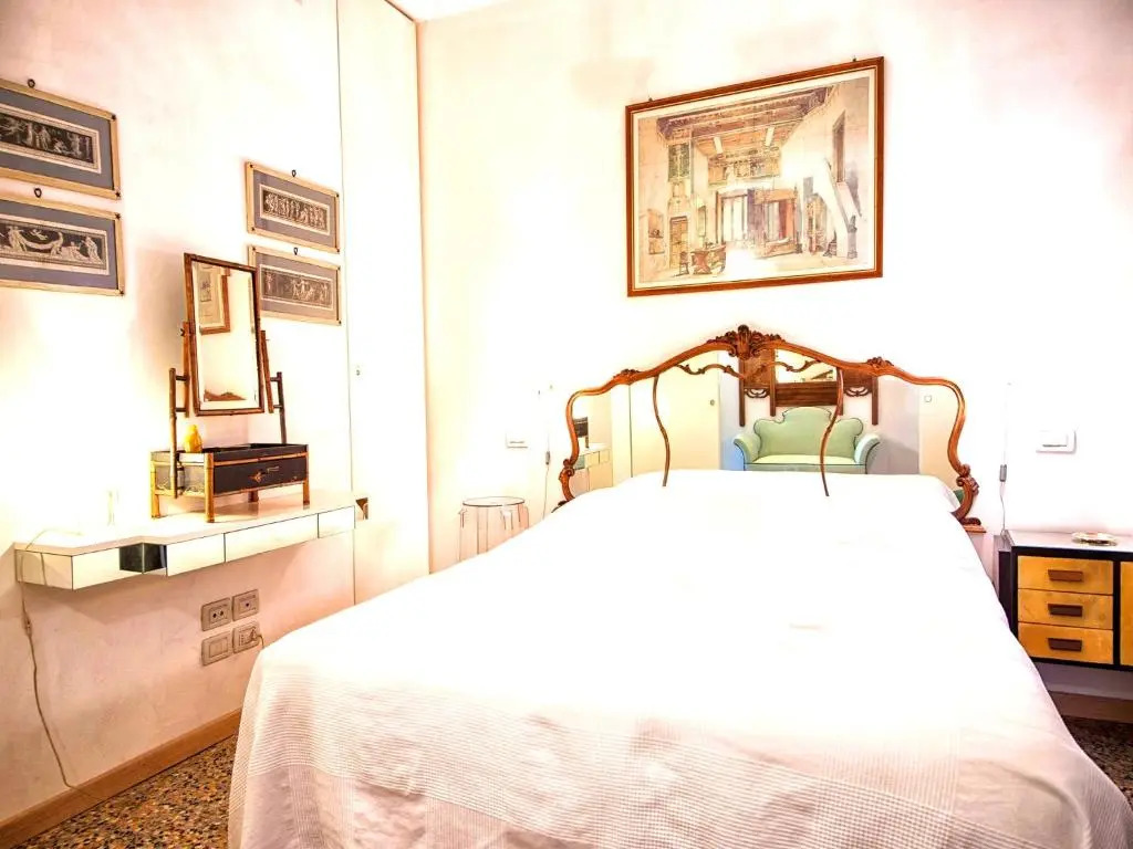 Grimaldi Apartments Hermitage Canal Grande view