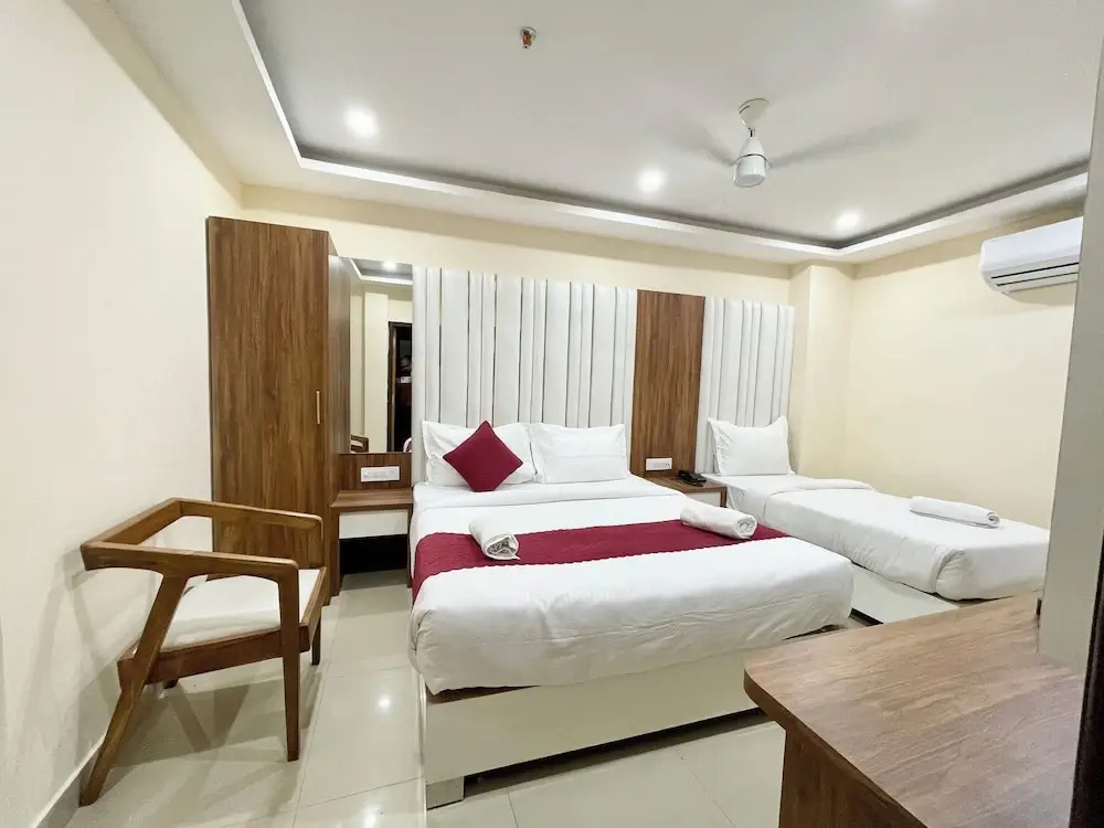 Hotel SRK - near Temple