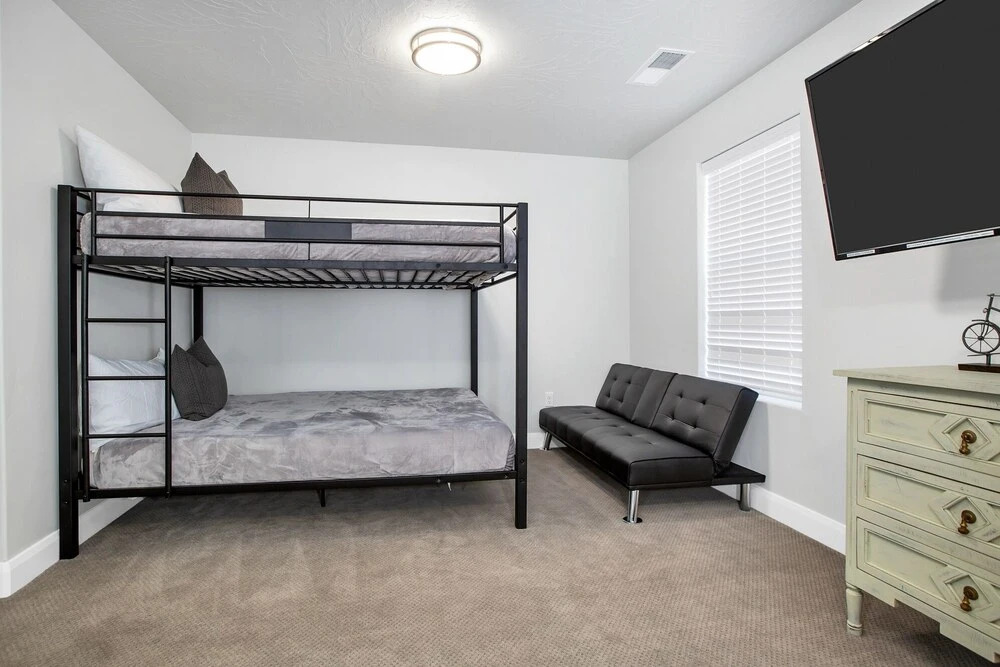 Gateway 3 Bedroom Townhouse by Redawning