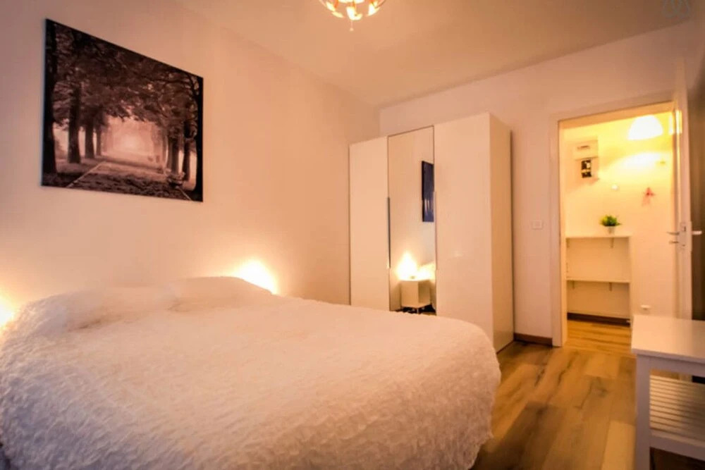 Nice 2 Rooms in European District