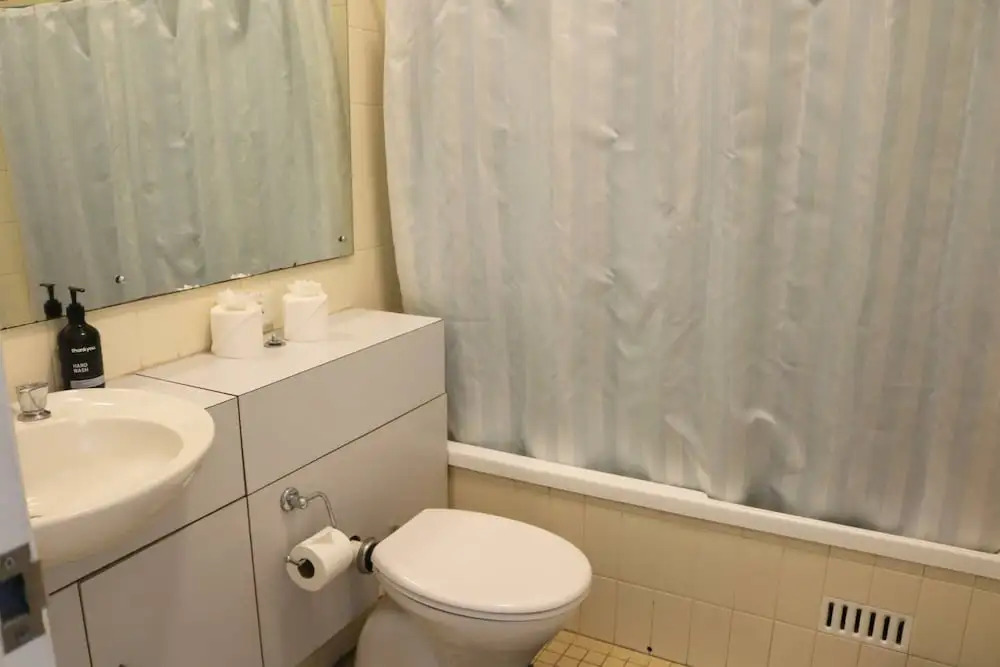Cosy Newtown Studio Apartment With Swimming Pool