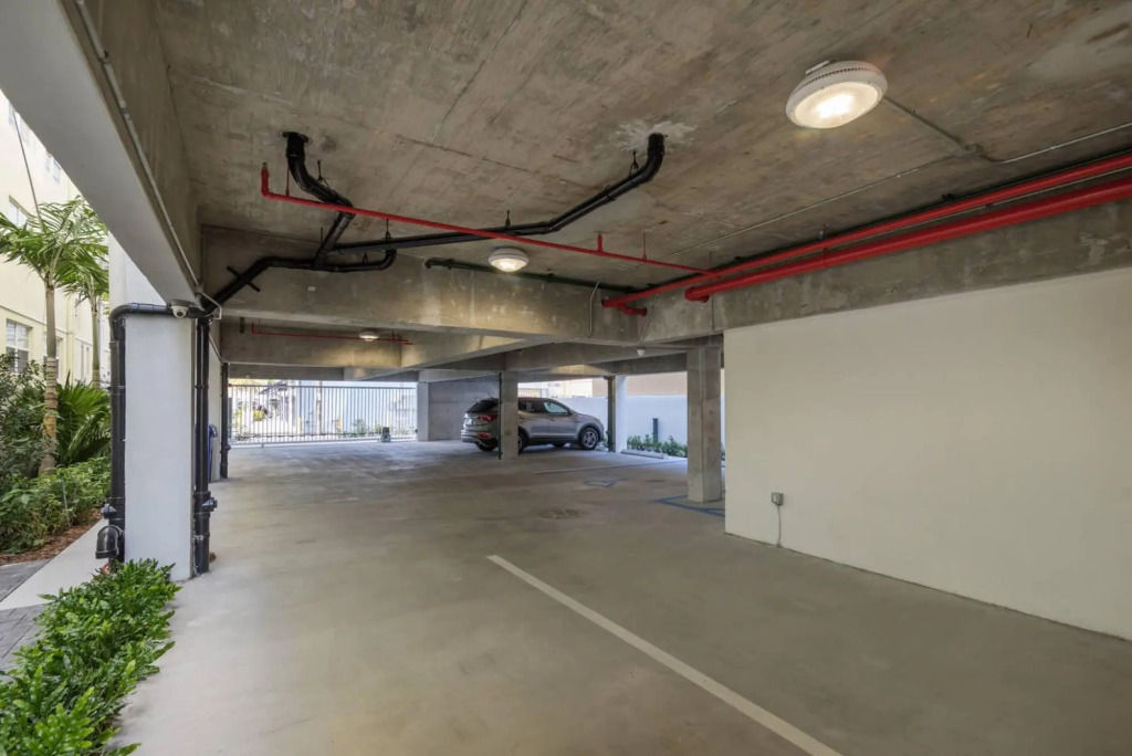 Luxury 2 bedroom apt in South Beach 301