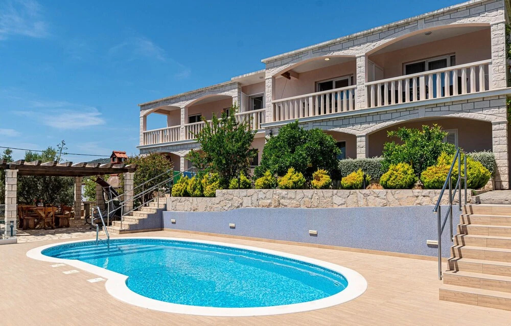 Beautiful Home in Prizba With Wifi, 2 Bedrooms and Outdoor Swimming Pool