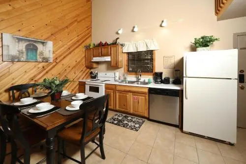 529 Reba Cabin