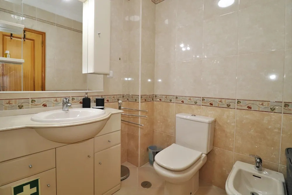 Lovely 2 -bedroom Vacation Apartment In Quarteira