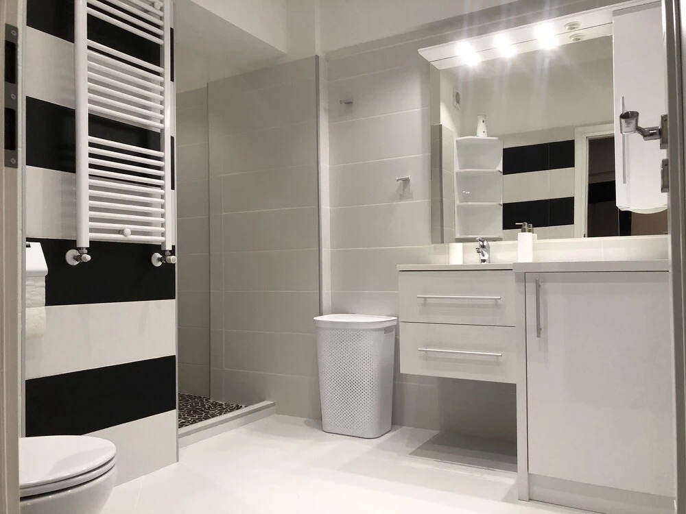 West Park 2 Residence by Lake View