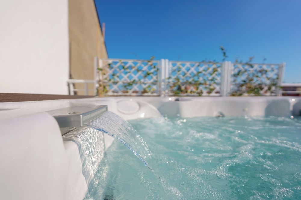 L'attico dell'Edera - Panoramic View with Jacuzzi