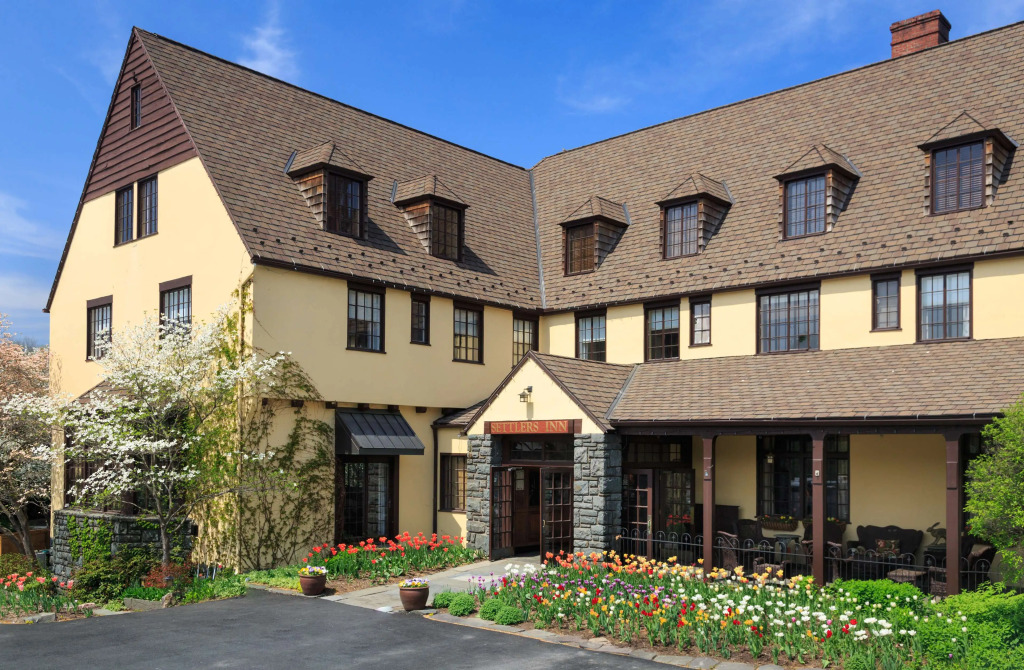 Settlers Inn