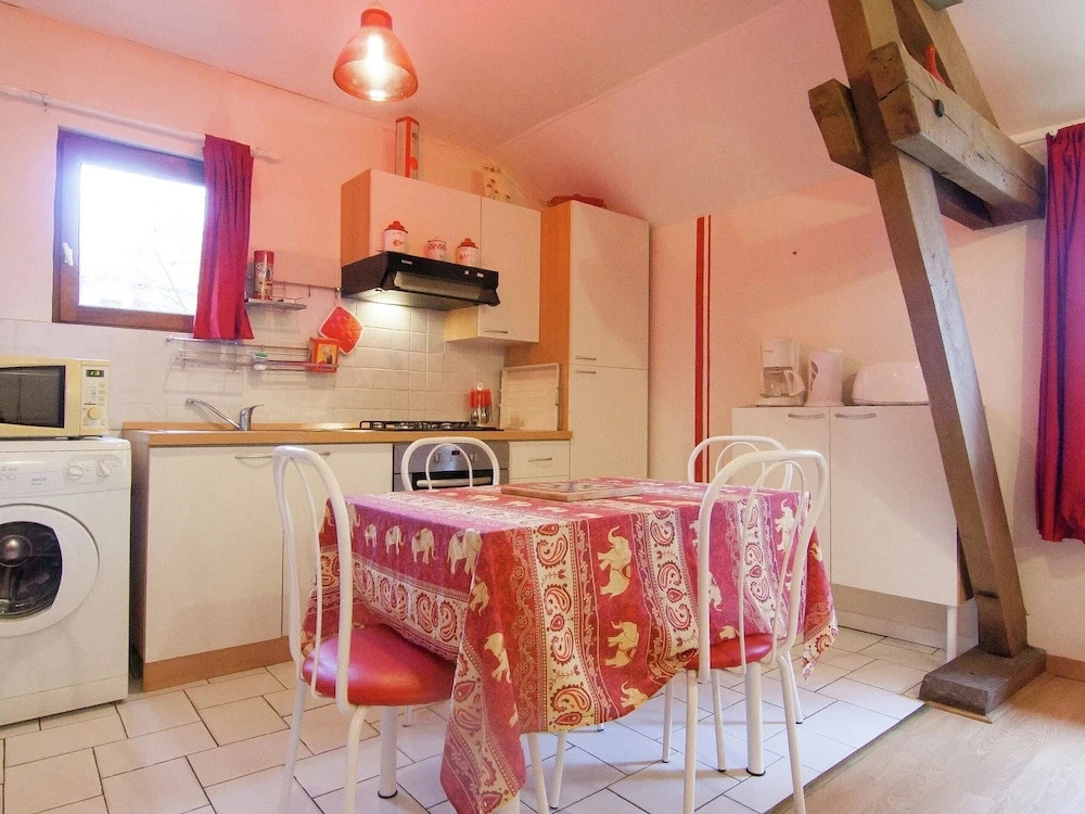 Cottage in Bourgnac with Whirlpool