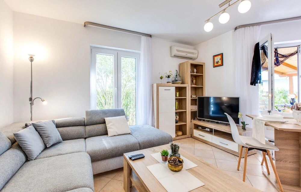 Amazing Apartment in Vantacici With Wifi and 2 Bedrooms