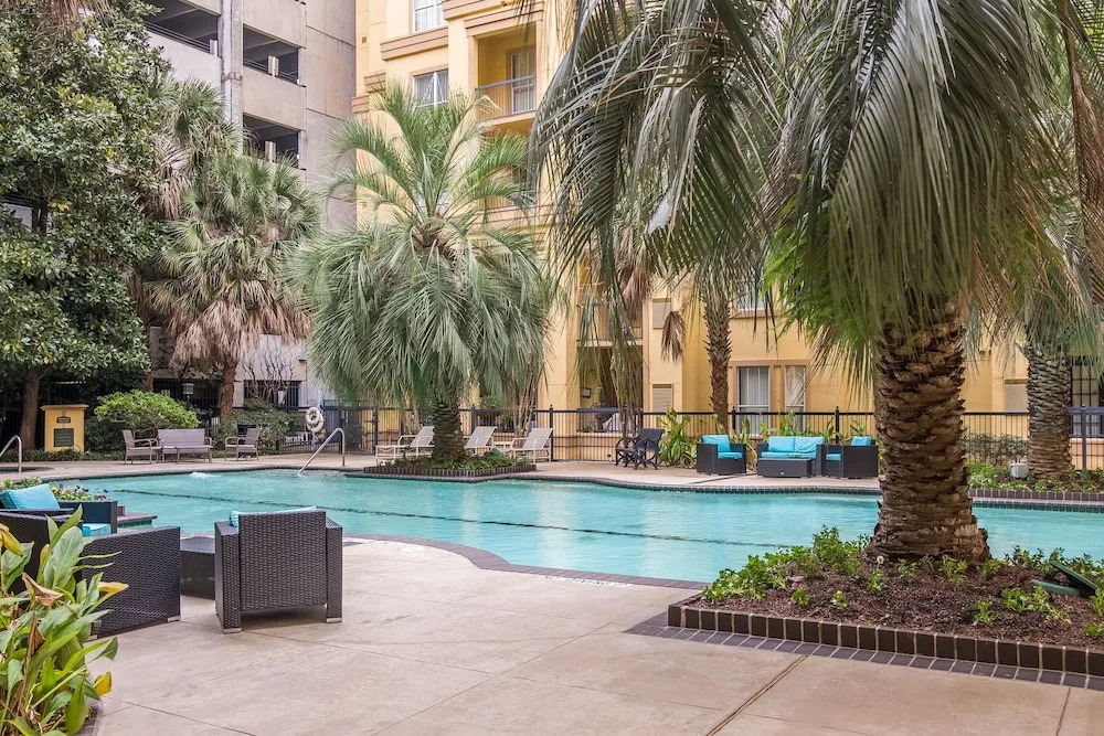Luxe Midtown Apartments by Frontdesk