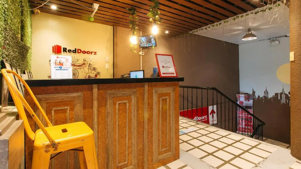 RedDoorz Plus @ Torre De Manuel Residences 1