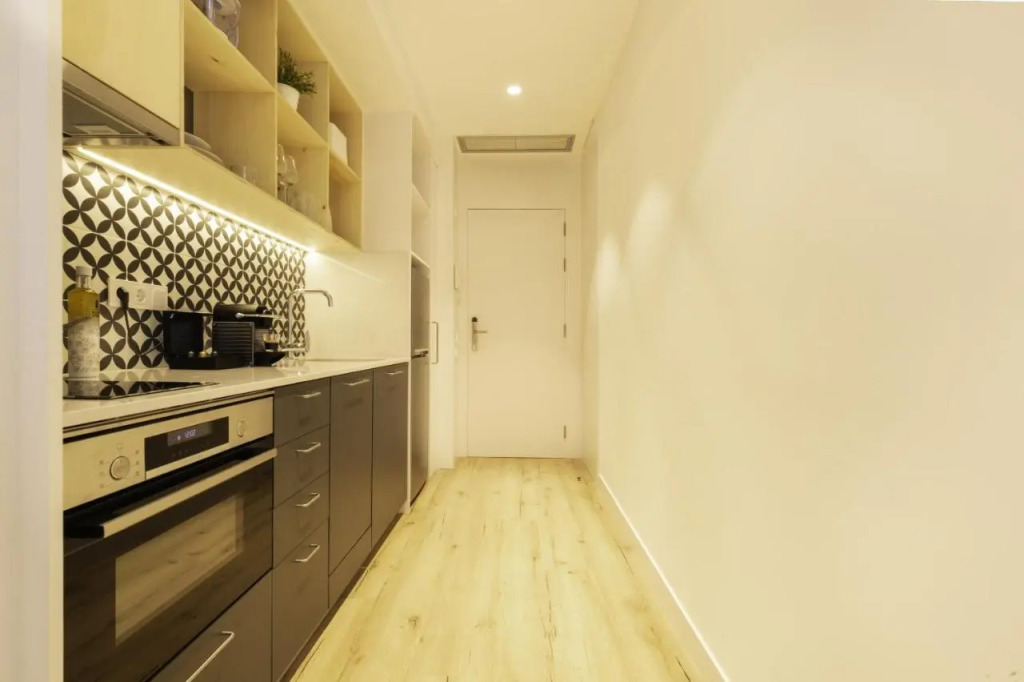 Port Plaza Apartments
