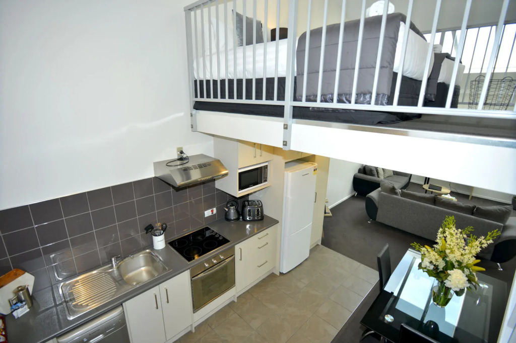 Southwark Hotel & Apartments