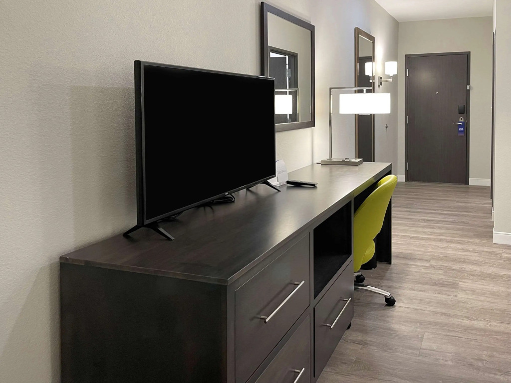 Comfort Suites Cincinnati University - Downtown