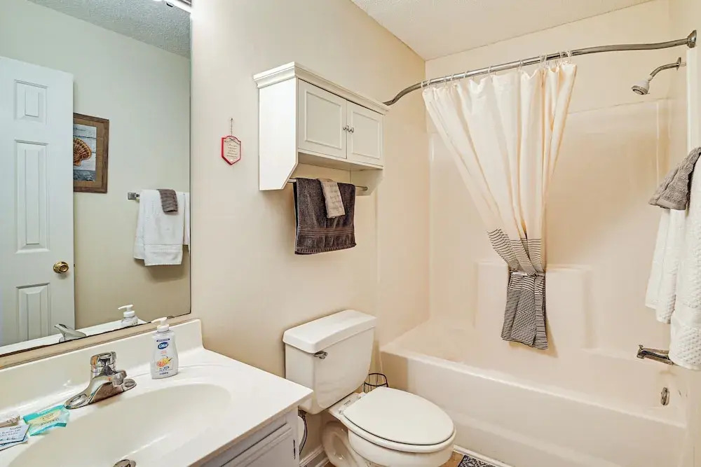 8 Mi to Boardwalk & Beach: Windsor Green Condo!
