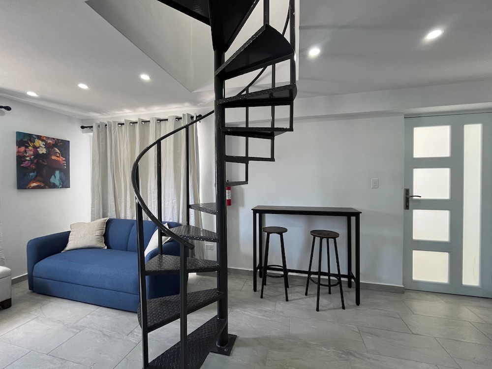Oceanview Rooftop Escape & Pool