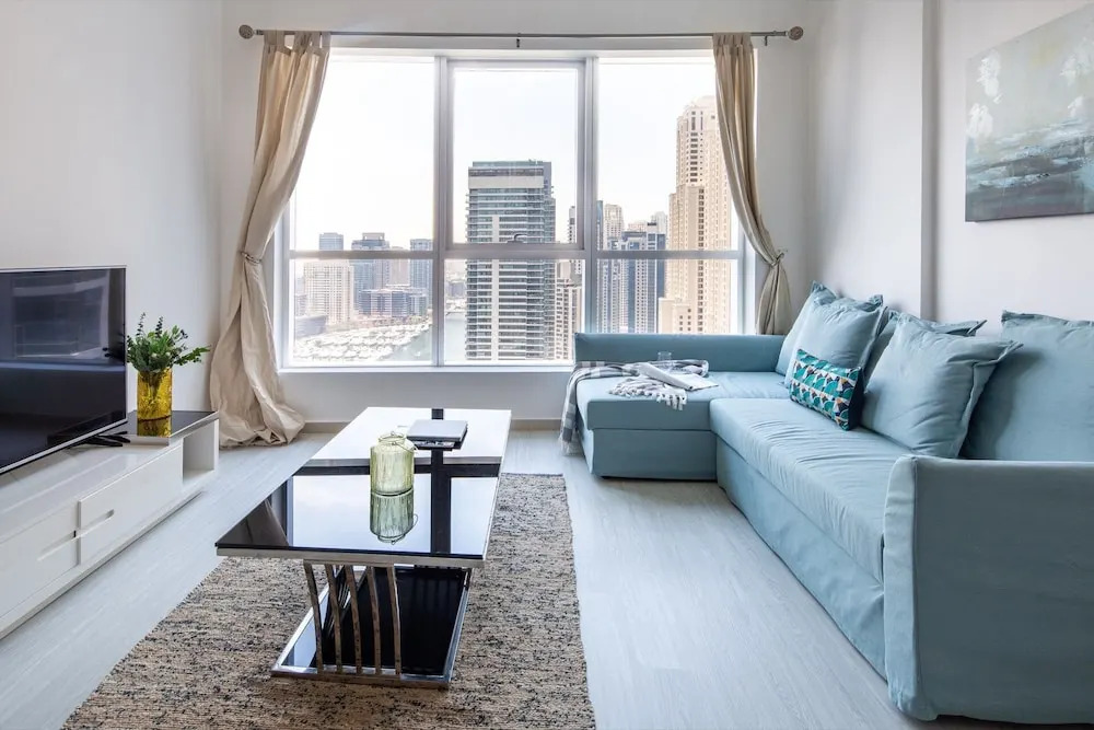Panoramic 1BR Apartment In Dubai Marina
