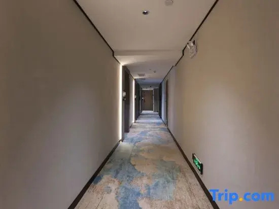 Yipin Apartment (Guangzhou Zhengjia Square Sports West Road Subway Station Branch)