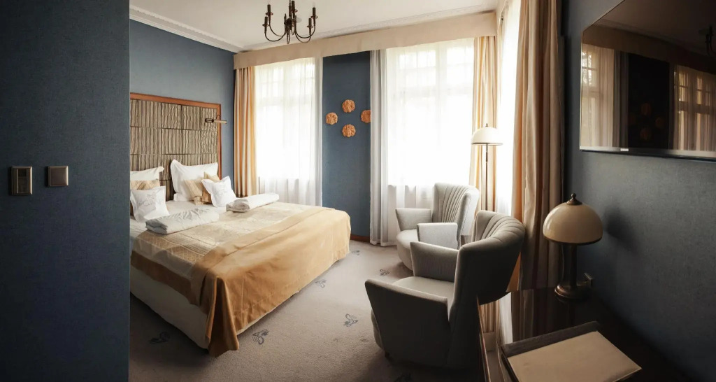 Grape Hotel