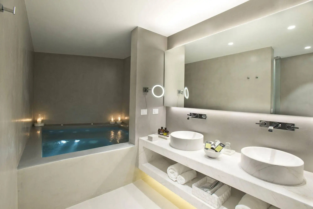 Grace Hotel, Auberge Collection