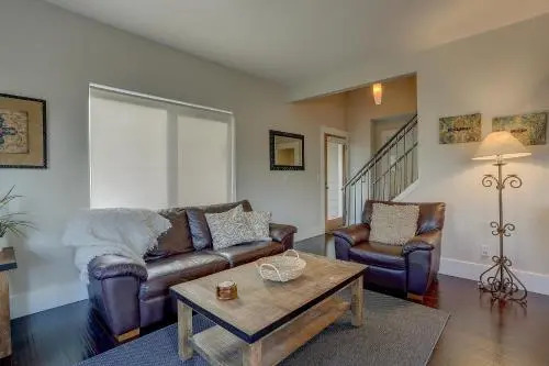 Surfsup-River View-AC-3BR/2BA