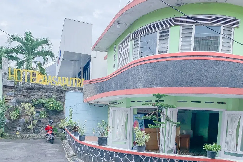 Urbanview Hotel Syariah near UPI Sumedang