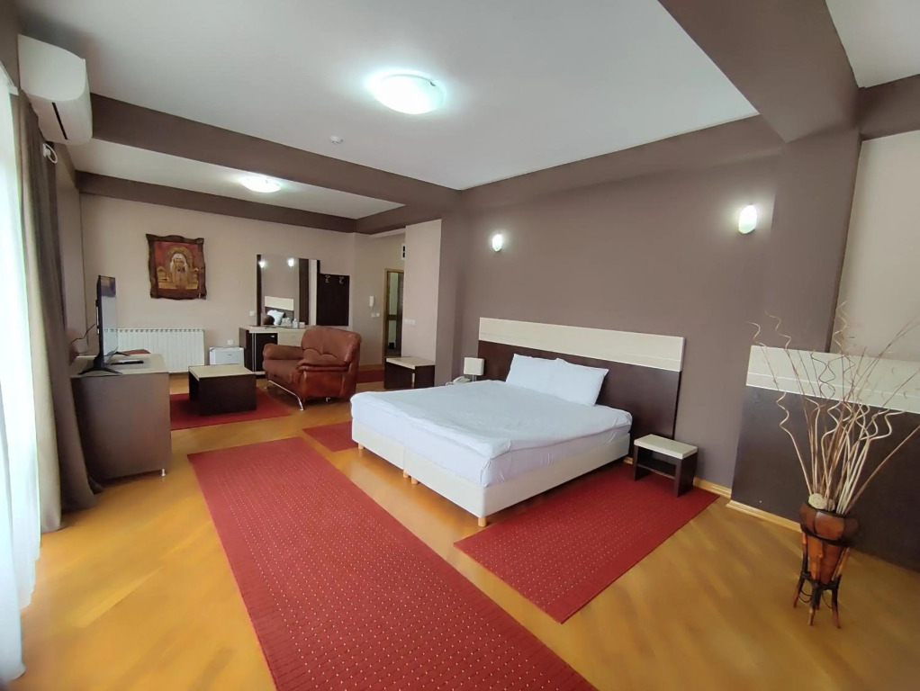 Premier Hotel