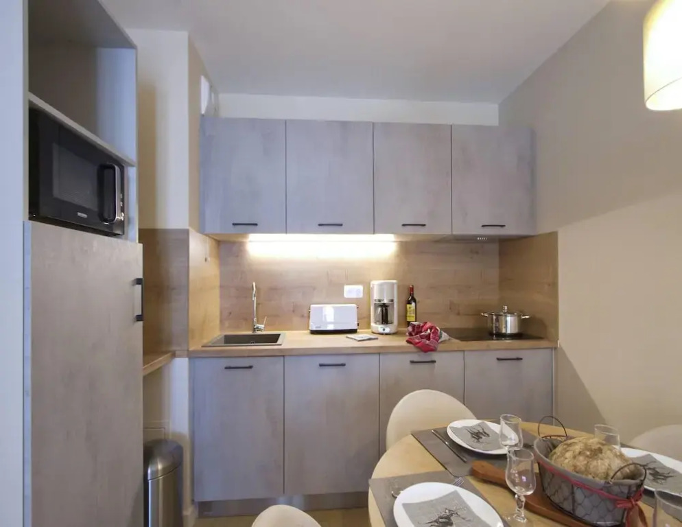 Apartment in L'eclose With Mountain Views