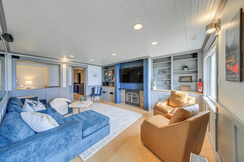 Stunning Sandpoint Lakefront Home: Hot Tub + Dock