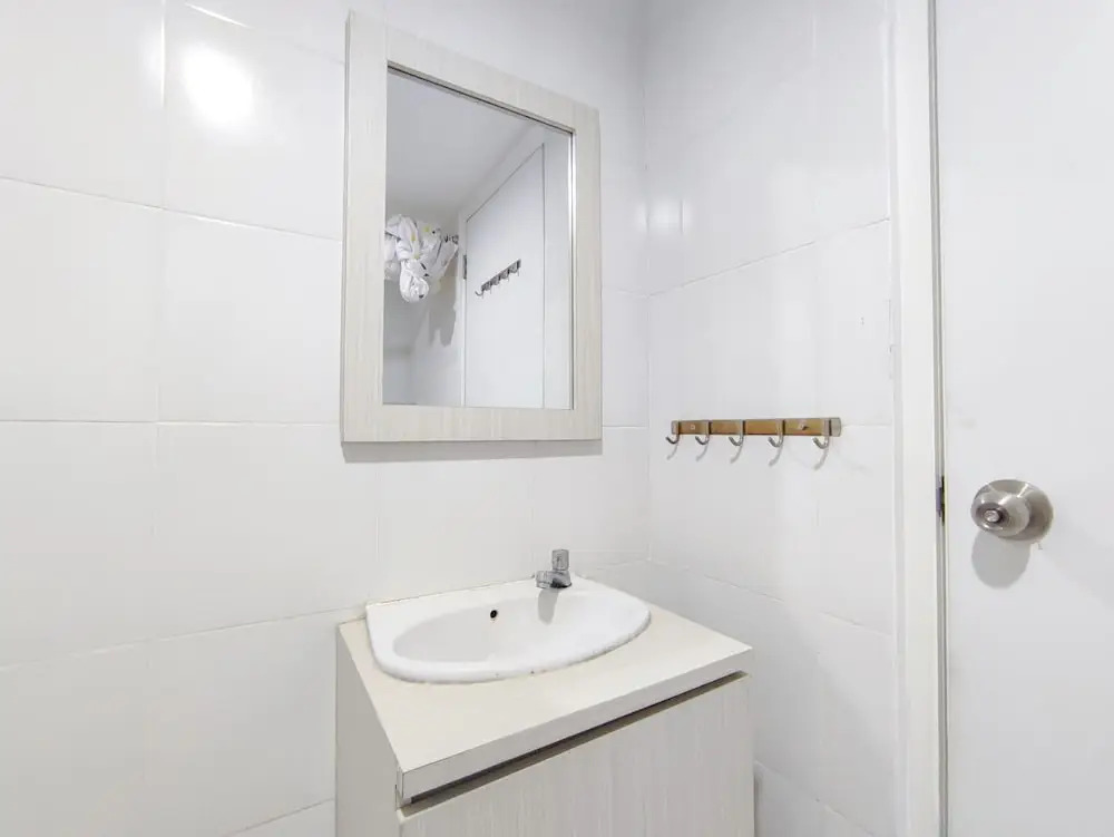 Warm And Cozy Style Studio Room At Paltrow City Apartment