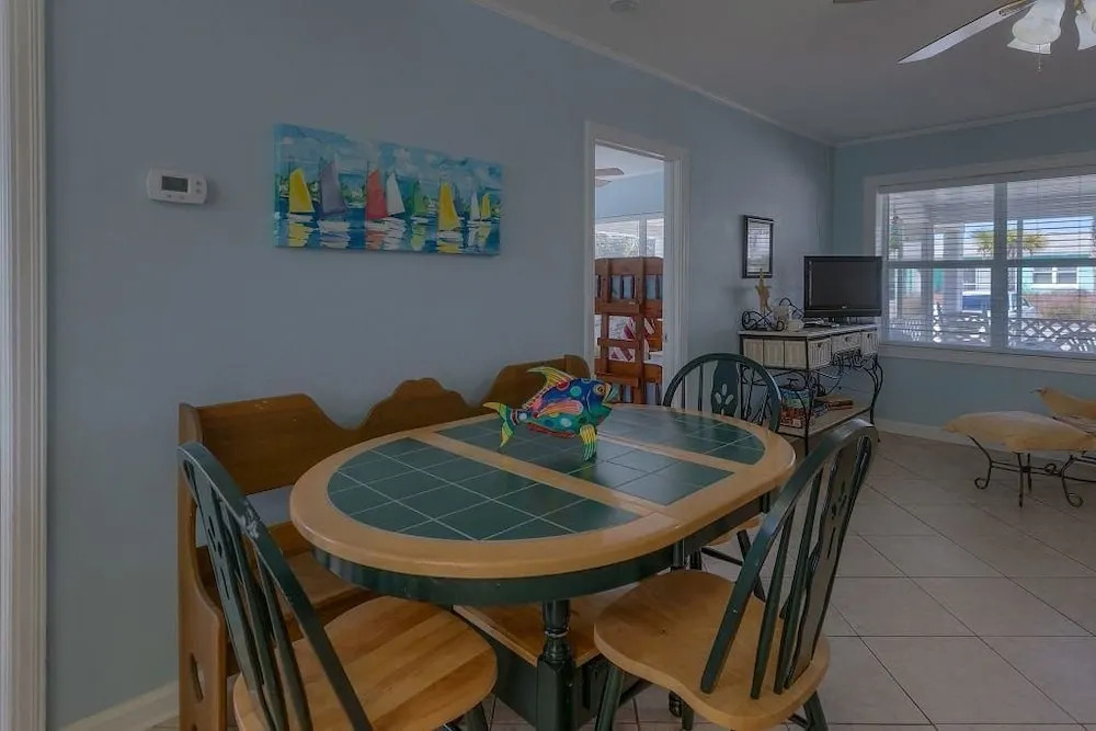 Great Beach Escape Apartment 4 Bedroom