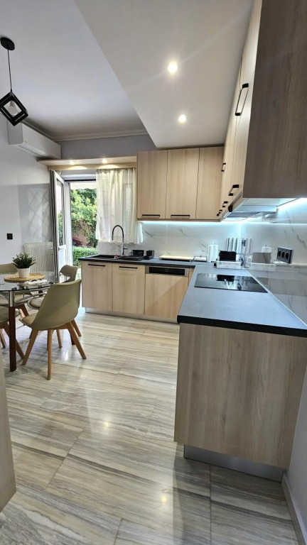 Newly Renovated Garden view apartment!!