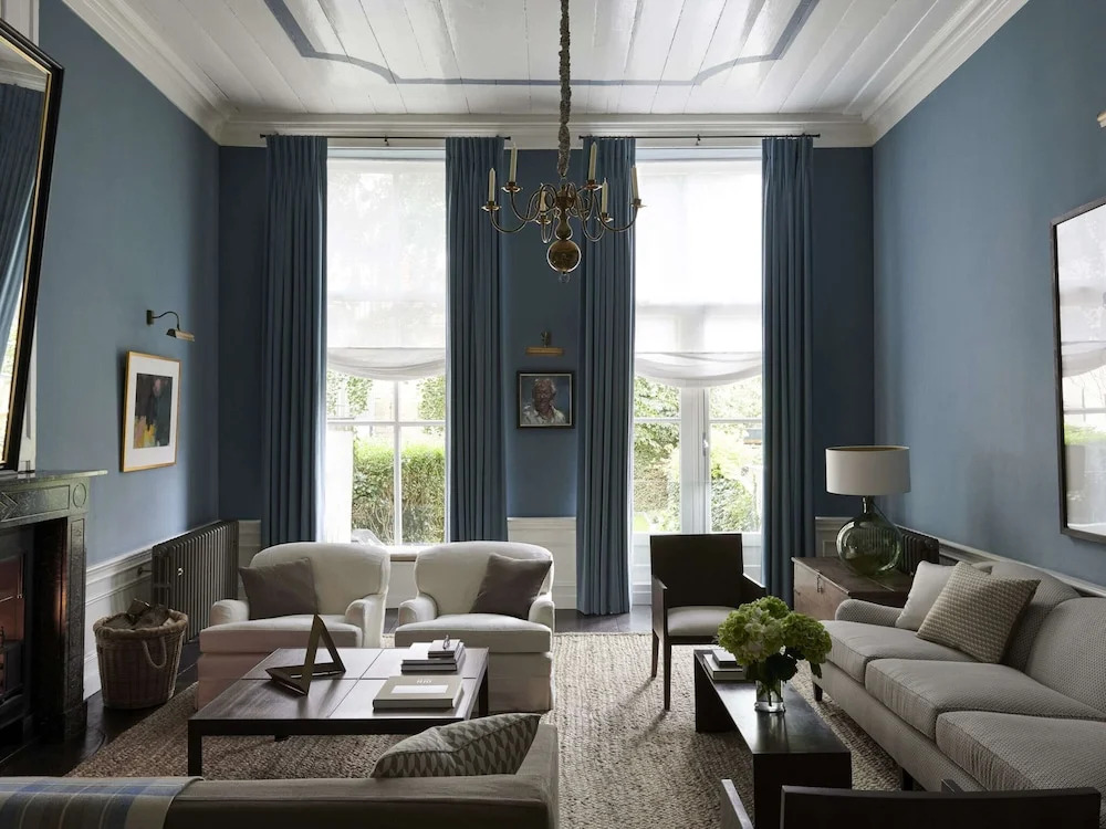 Grand Townhouse in Harlingen near Beach