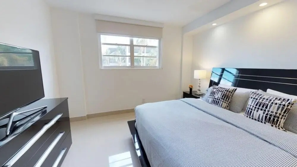 Premium 2 Bedroom + Den Apartment Or201