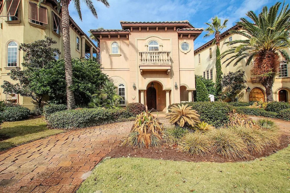 Bel Sol Luxury Tuscan-style Home Steps to Private Tropical Pool by Redawning