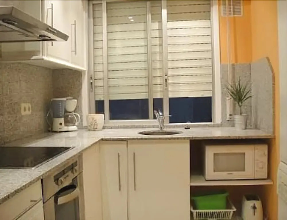 Santiago de Compostela 100140 2 Bedroom Apartment by Mo Rentals